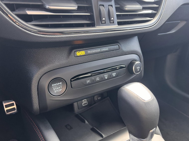 Vehicle Image 32