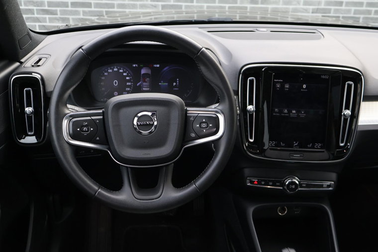 Vehicle Image 16