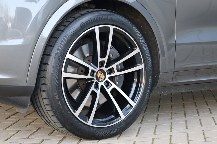 Vehicle Image 14
