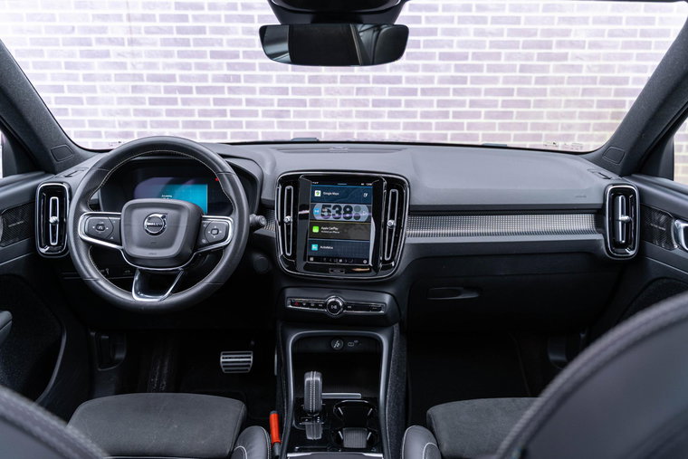 Vehicle Image 25