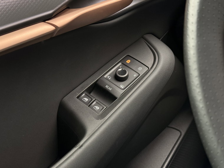 Vehicle Image 46