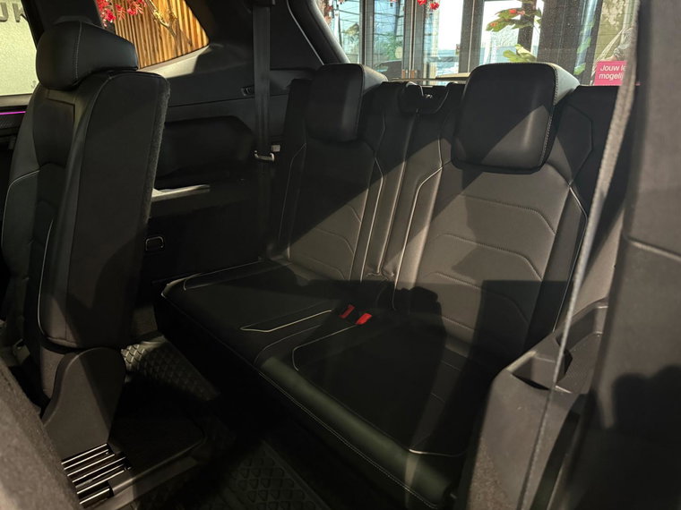 Vehicle Image 35
