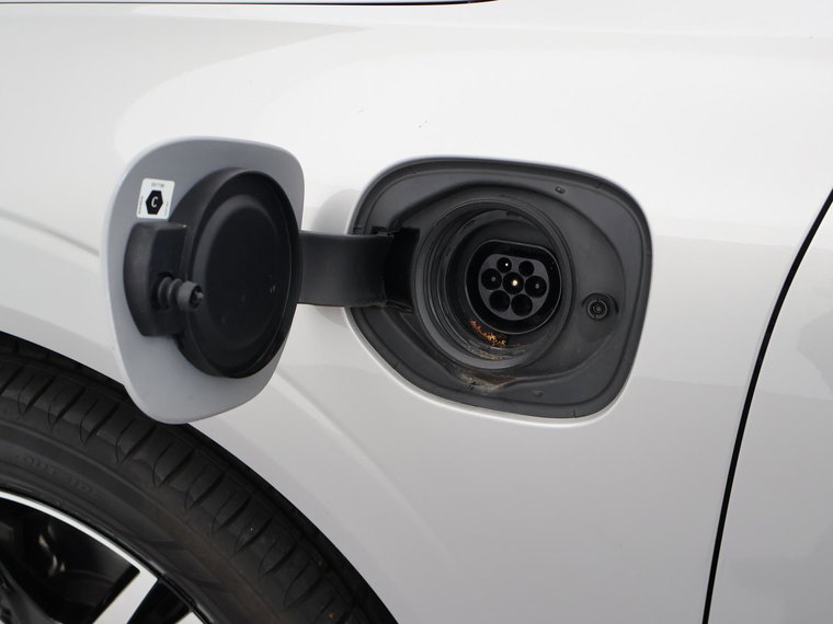 Vehicle Image 48