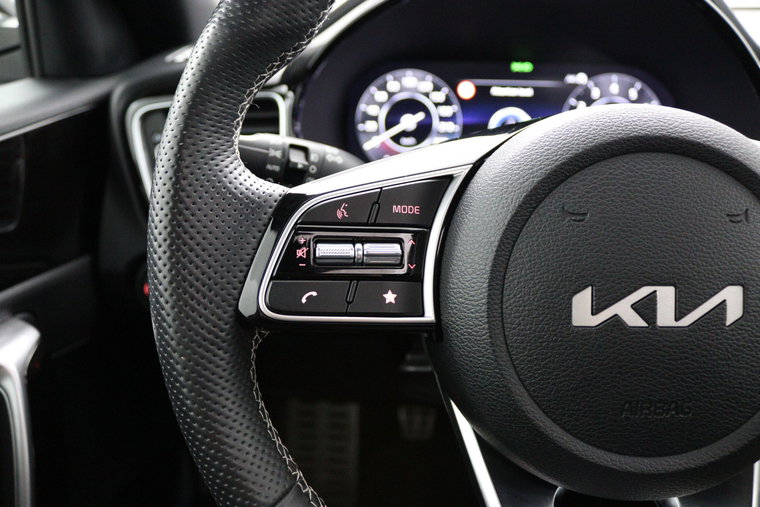 Vehicle Image 24