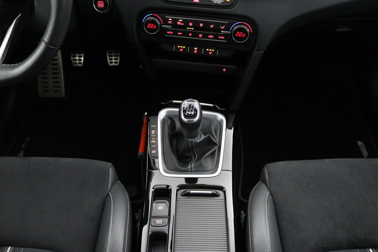Vehicle Image 28