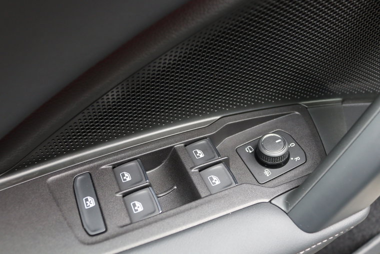 Vehicle Image 35