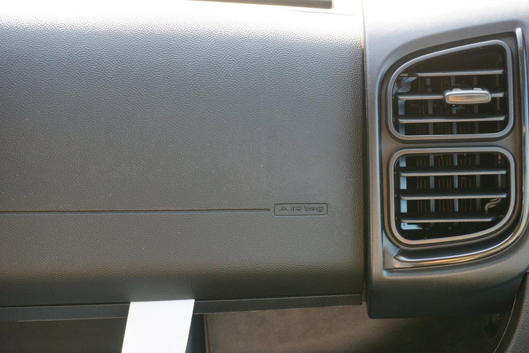 Vehicle Image 32