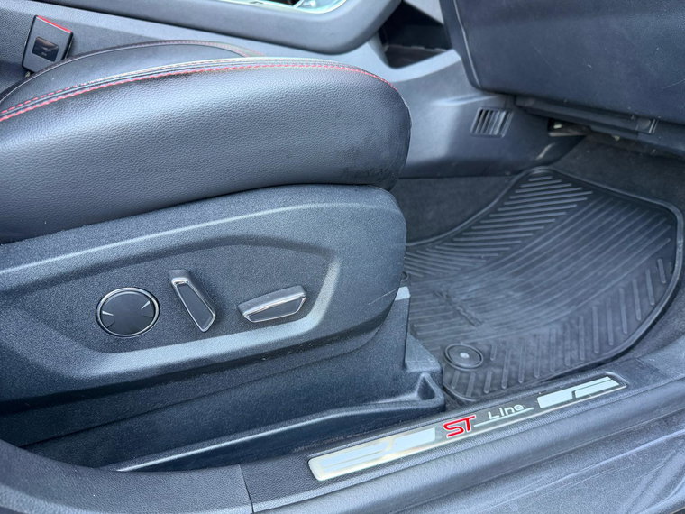 Vehicle Image 24