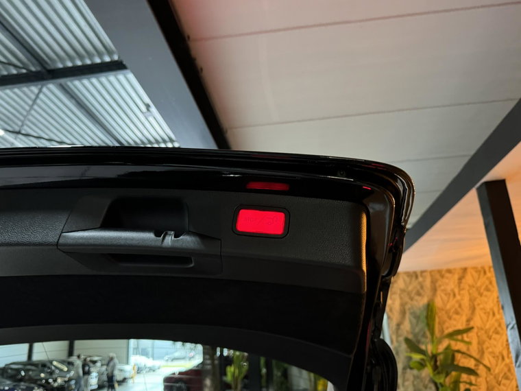 Vehicle Image 40