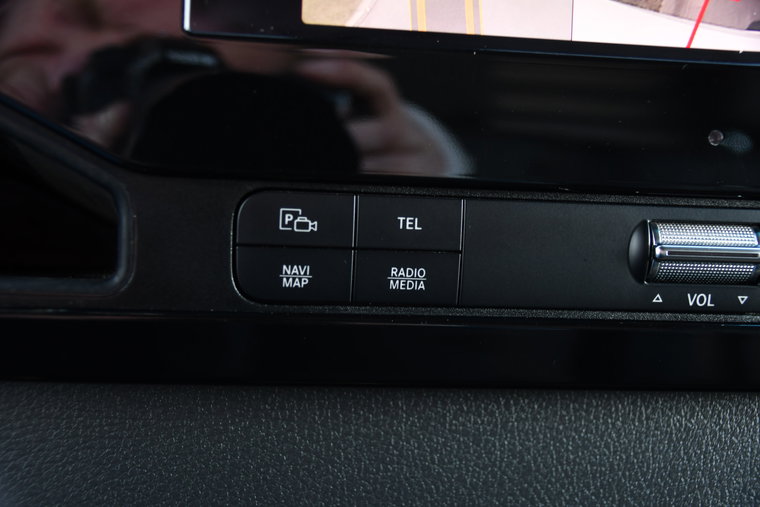 Vehicle Image 26