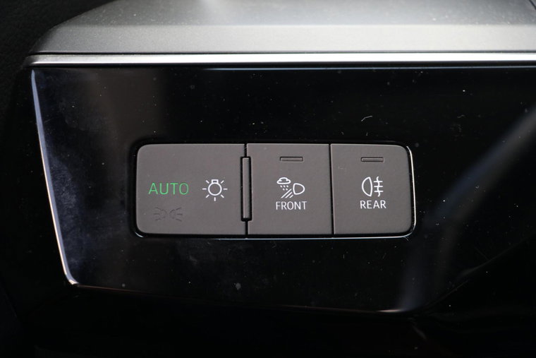 Vehicle Image 28