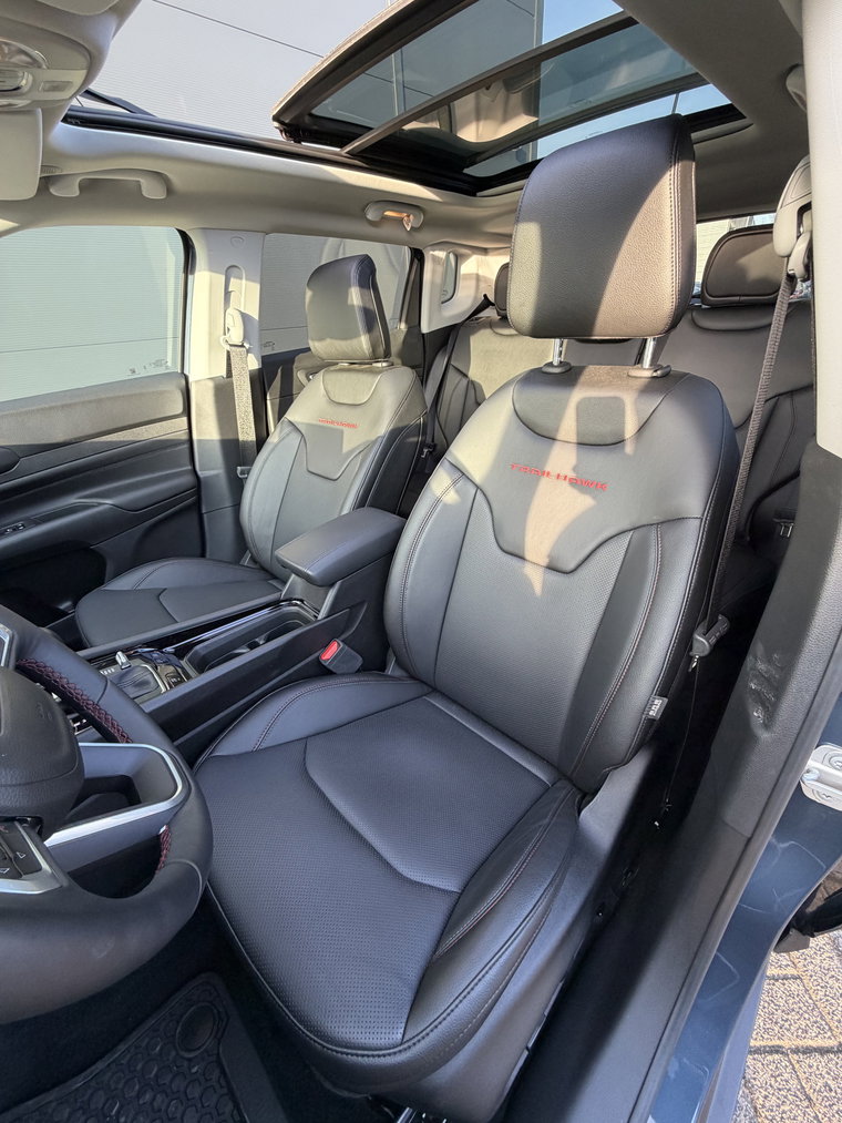 Vehicle Image 17