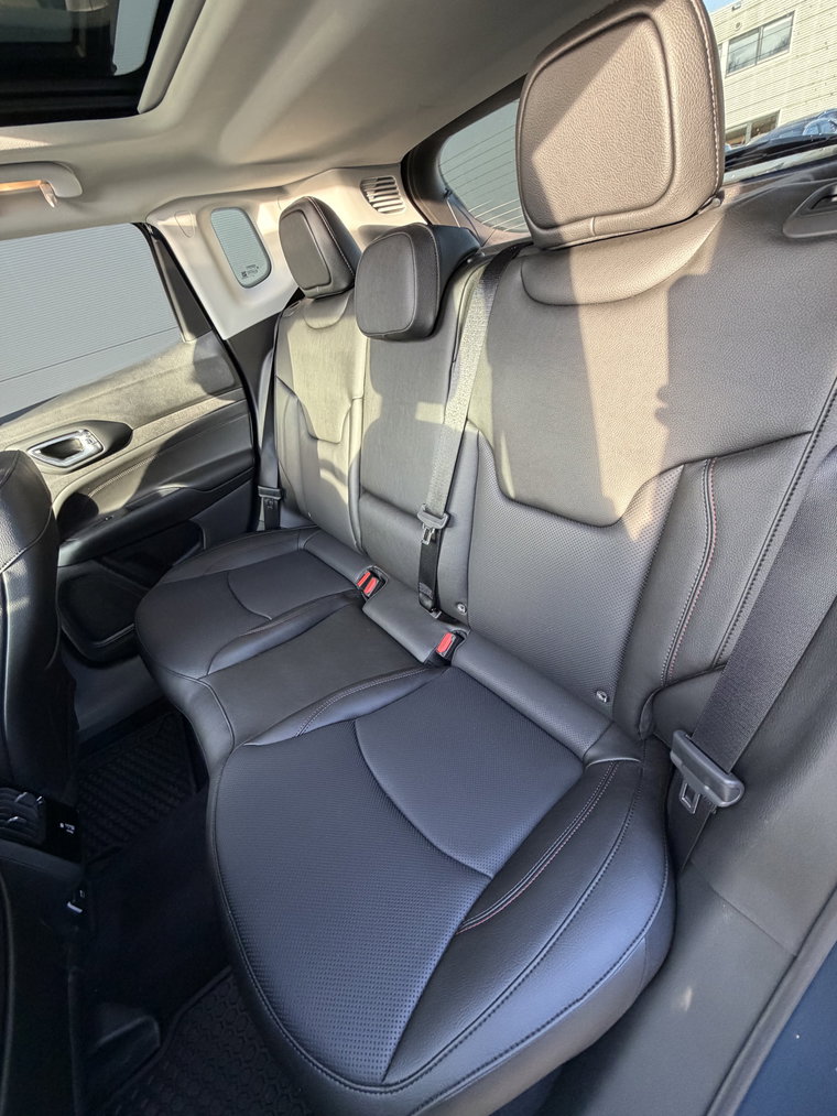 Vehicle Image 18