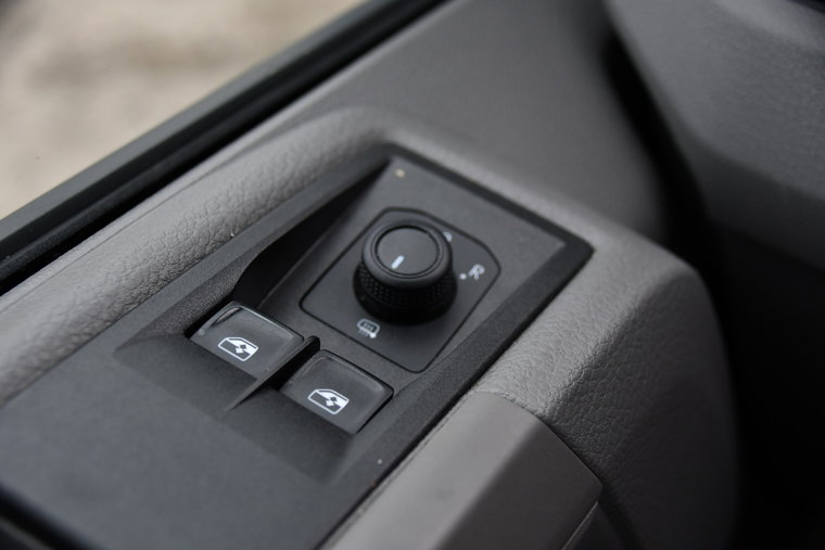 Vehicle Image 32