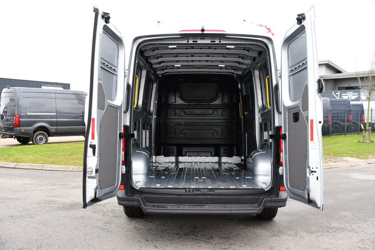 Vehicle Image 37