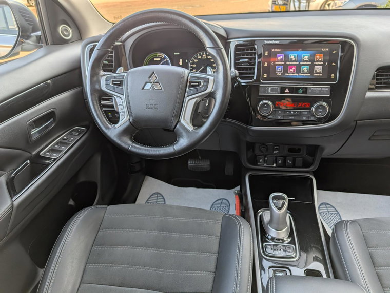 Vehicle Image 21