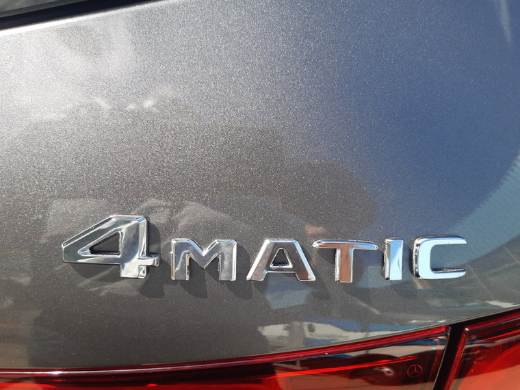 Vehicle Image 32