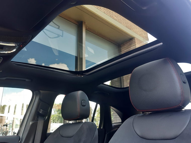 Vehicle Image 35