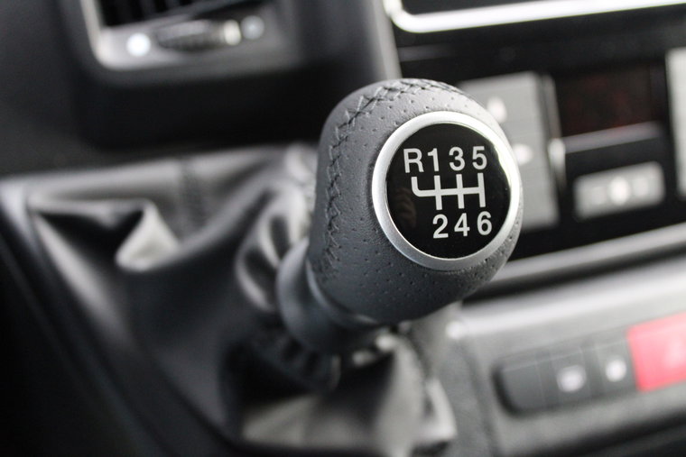 Vehicle Image 25