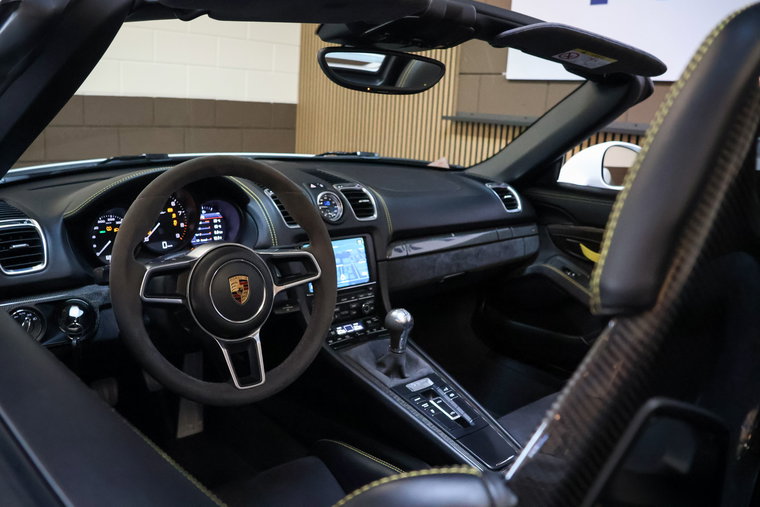 Vehicle Image 14