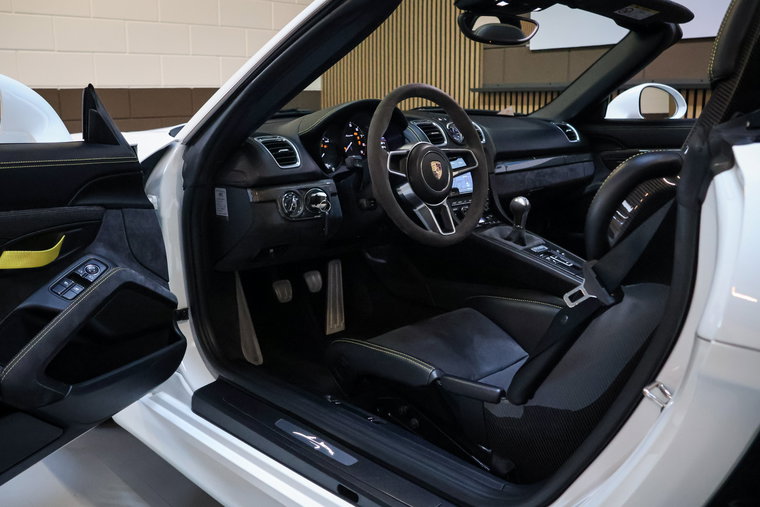 Vehicle Image 15