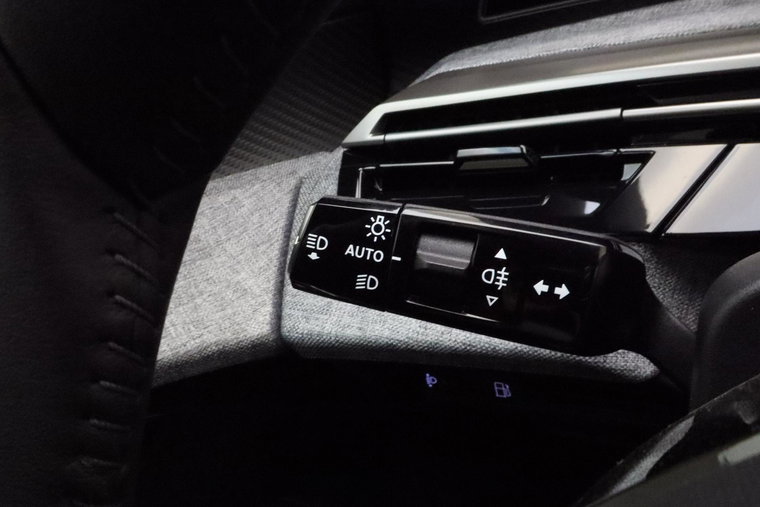 Vehicle Image 33