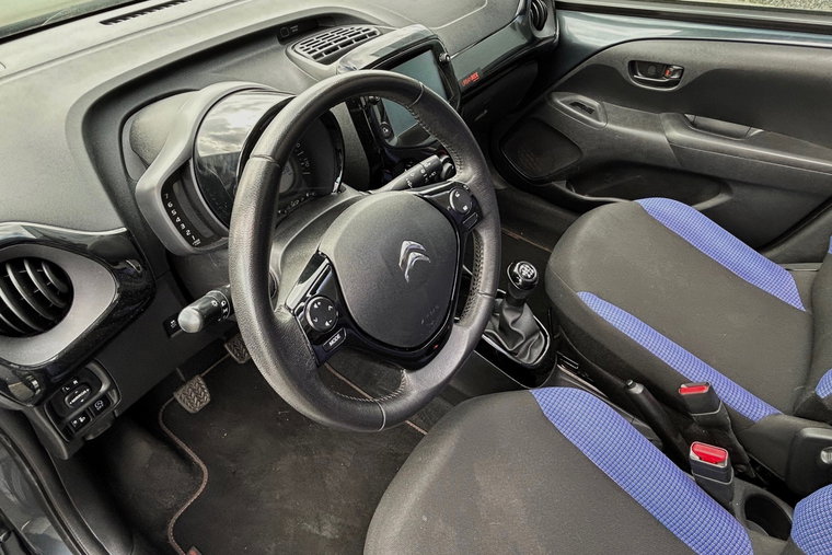Vehicle Image 4