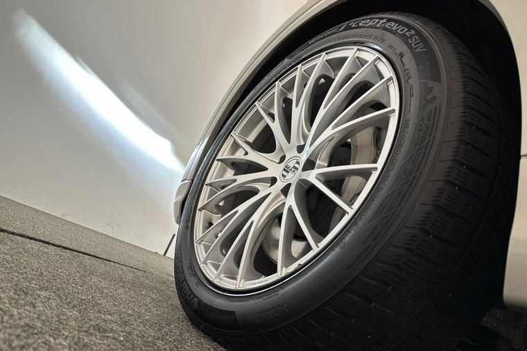 Vehicle Image 13