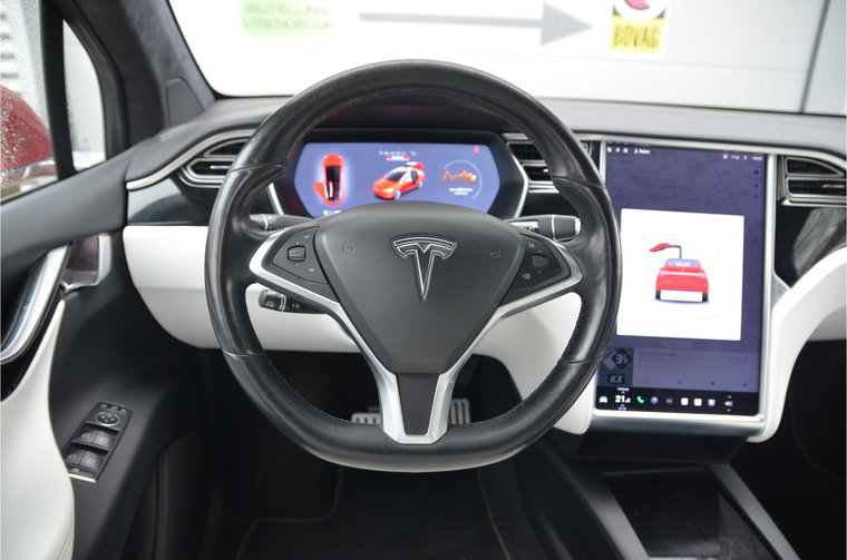 Vehicle Image 16