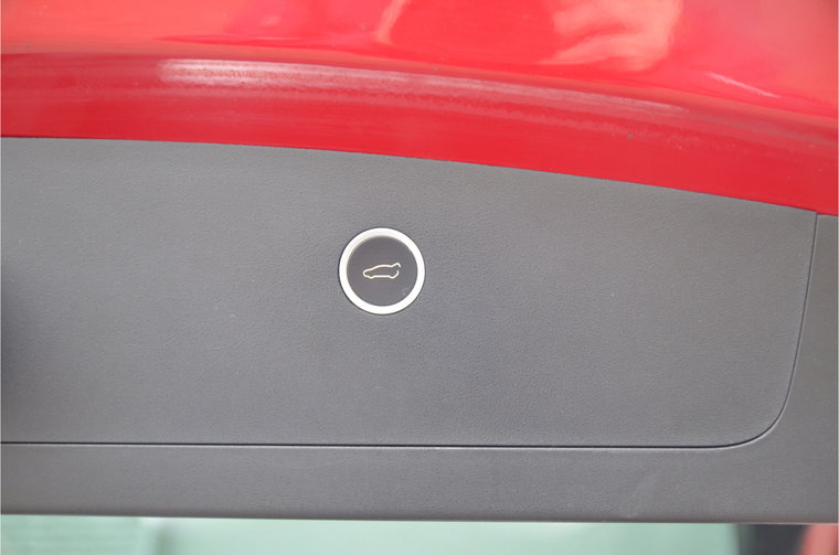 Vehicle Image 32
