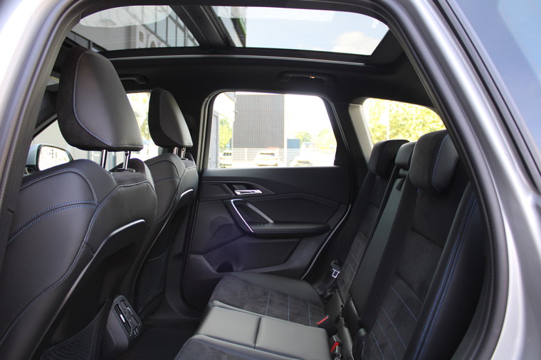 Vehicle Image 36