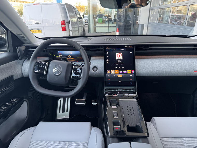 Vehicle Image 31