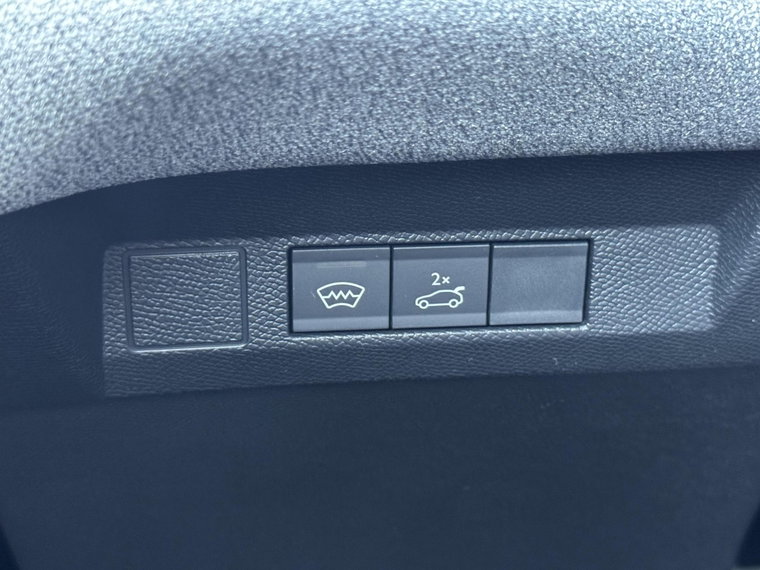 Vehicle Image 40