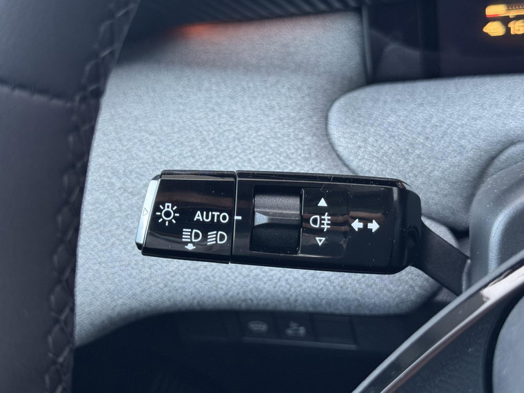 Vehicle Image 42