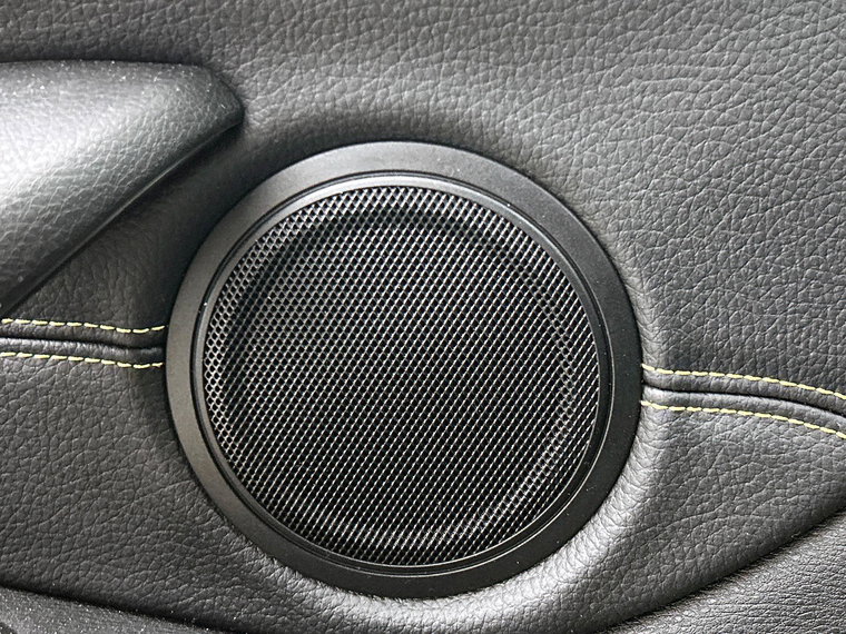 Vehicle Image 32
