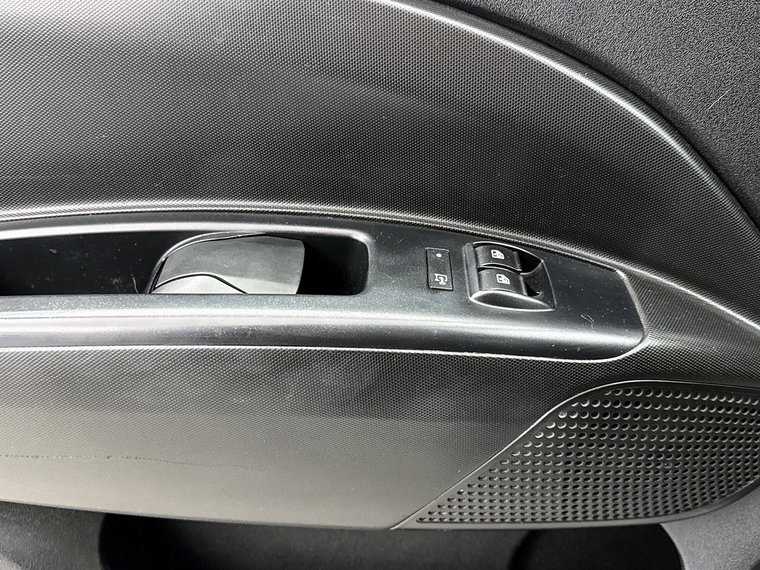 Vehicle Image 26