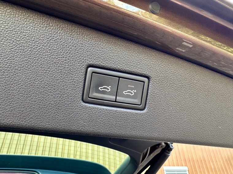 Vehicle Image 28