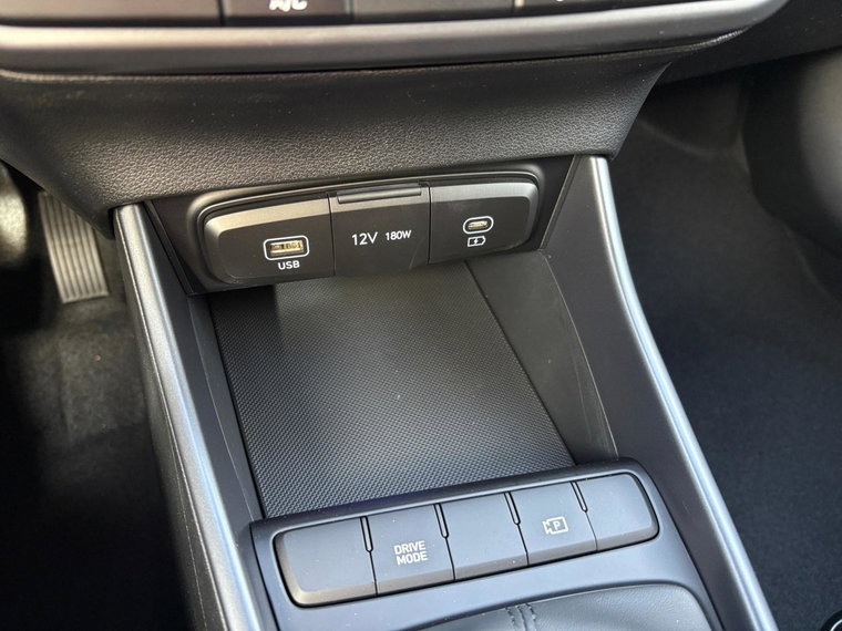 Vehicle Image 26