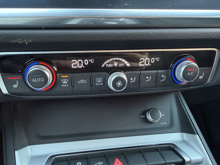 Vehicle Image 28