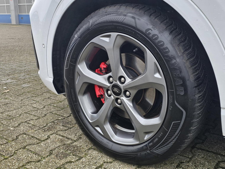 Vehicle Image 35