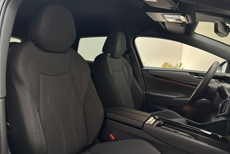 Vehicle Image 14