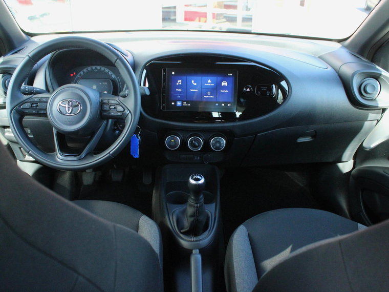 Vehicle Image 13