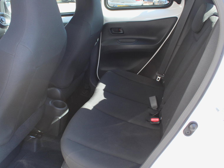 Vehicle Image 30