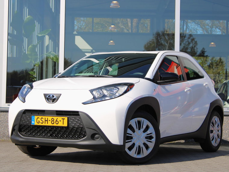 Vehicle Image 10