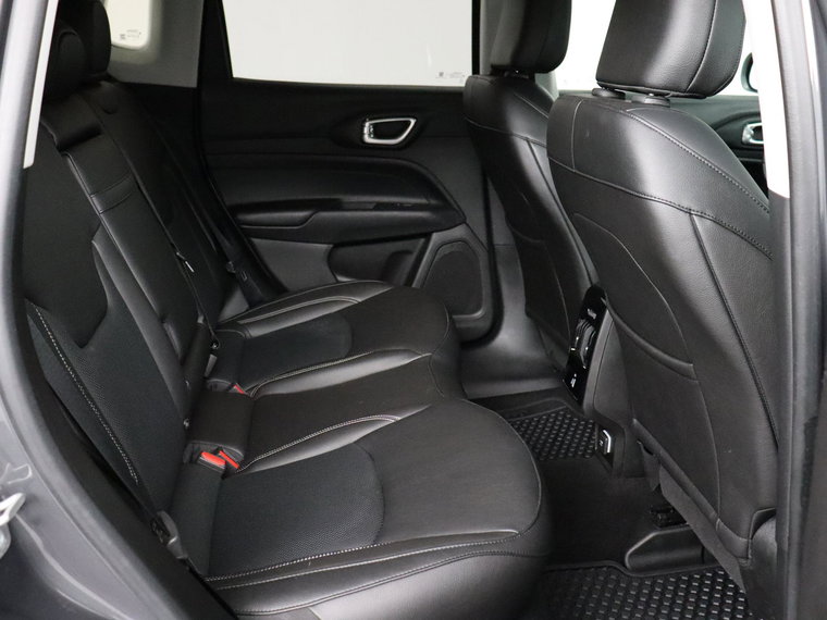 Vehicle Image 33