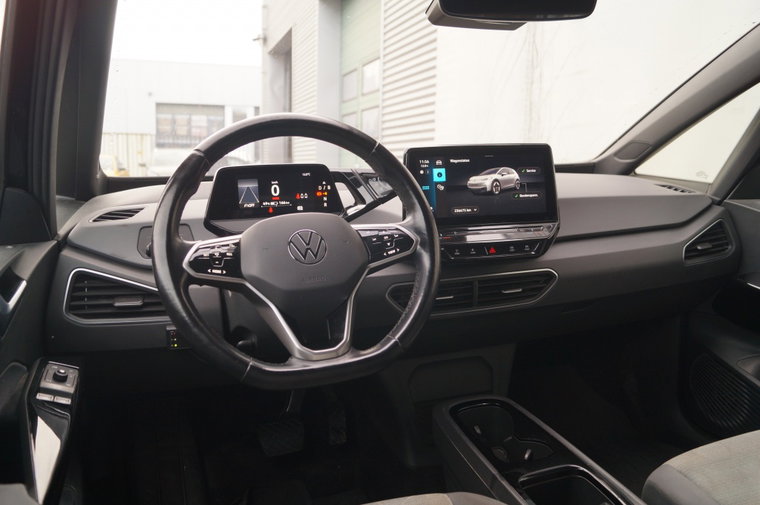 Vehicle Image 11