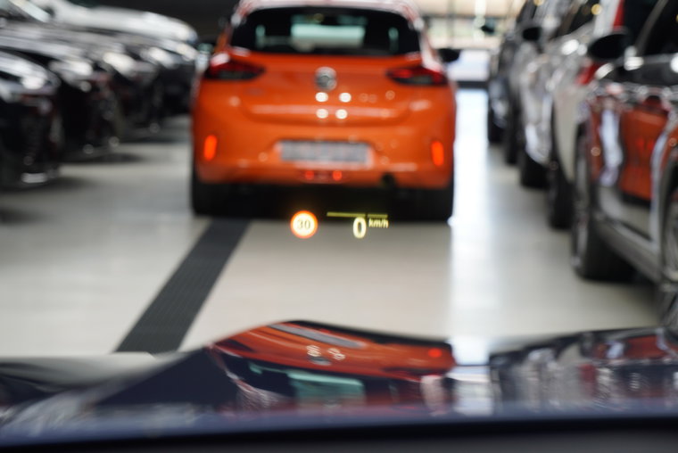 Vehicle Image 25