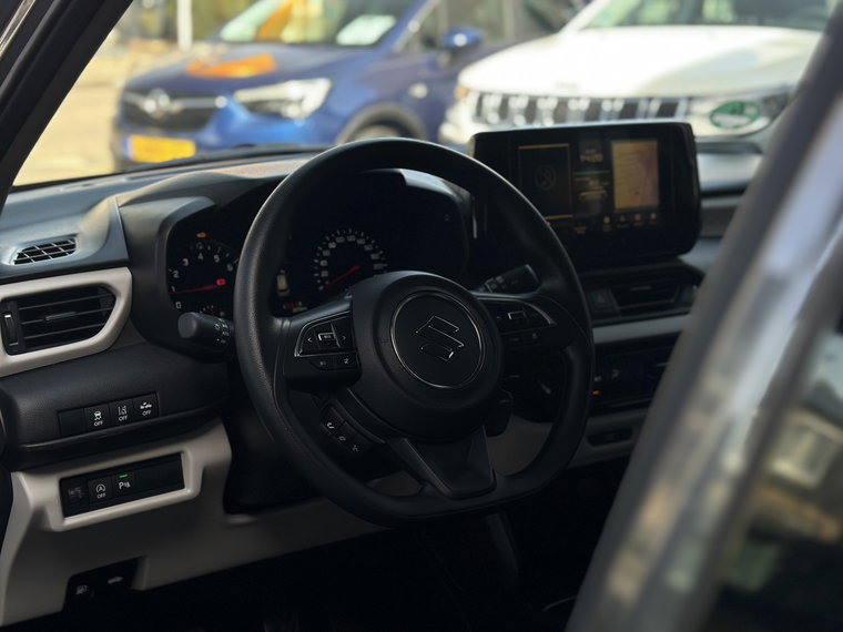 Vehicle Image 13