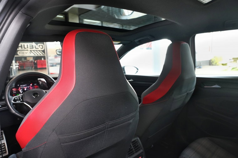 Vehicle Image 32