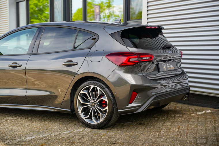 Vehicle Image 30